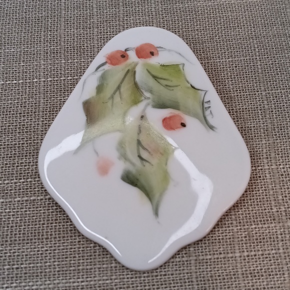 Lindner Porcelain Hand Painted Holly Brooch Germany - Picture 1 of 5